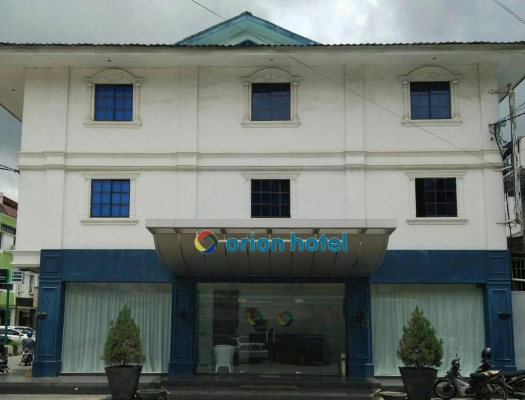 Orion Hotel Batam Exterior photo